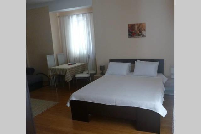 Roman Gardens Studio Apartment Risan Buitenkant foto