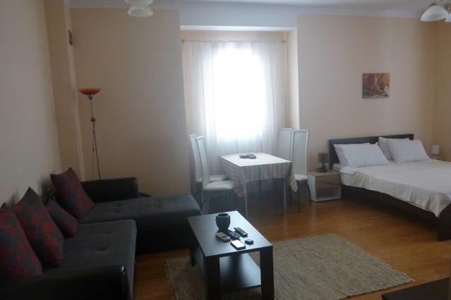 Roman Gardens Studio Apartment Risan Buitenkant foto